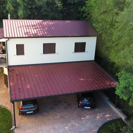 Apartman Koraca Roč Buitenkant foto