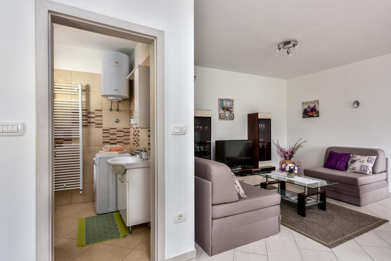 Apartman Koraca Roč Buitenkant foto