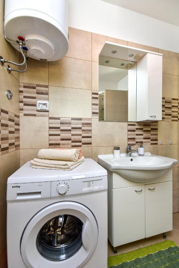 Apartman Koraca Roč Buitenkant foto