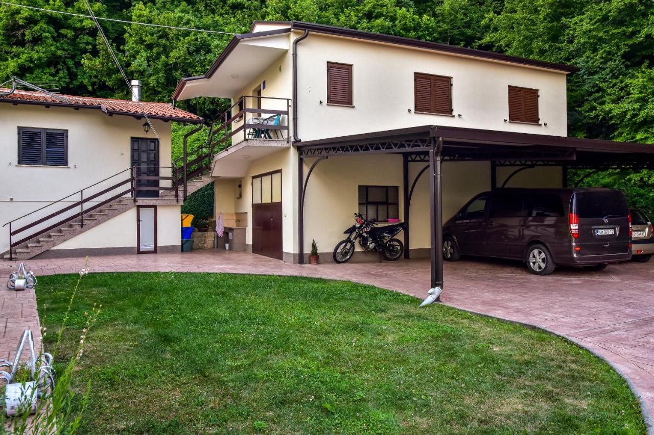 Apartman Koraca Roč Buitenkant foto