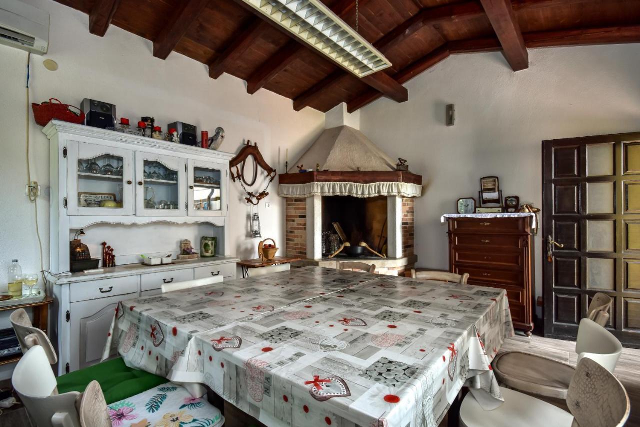 Apartman Koraca Roč Buitenkant foto