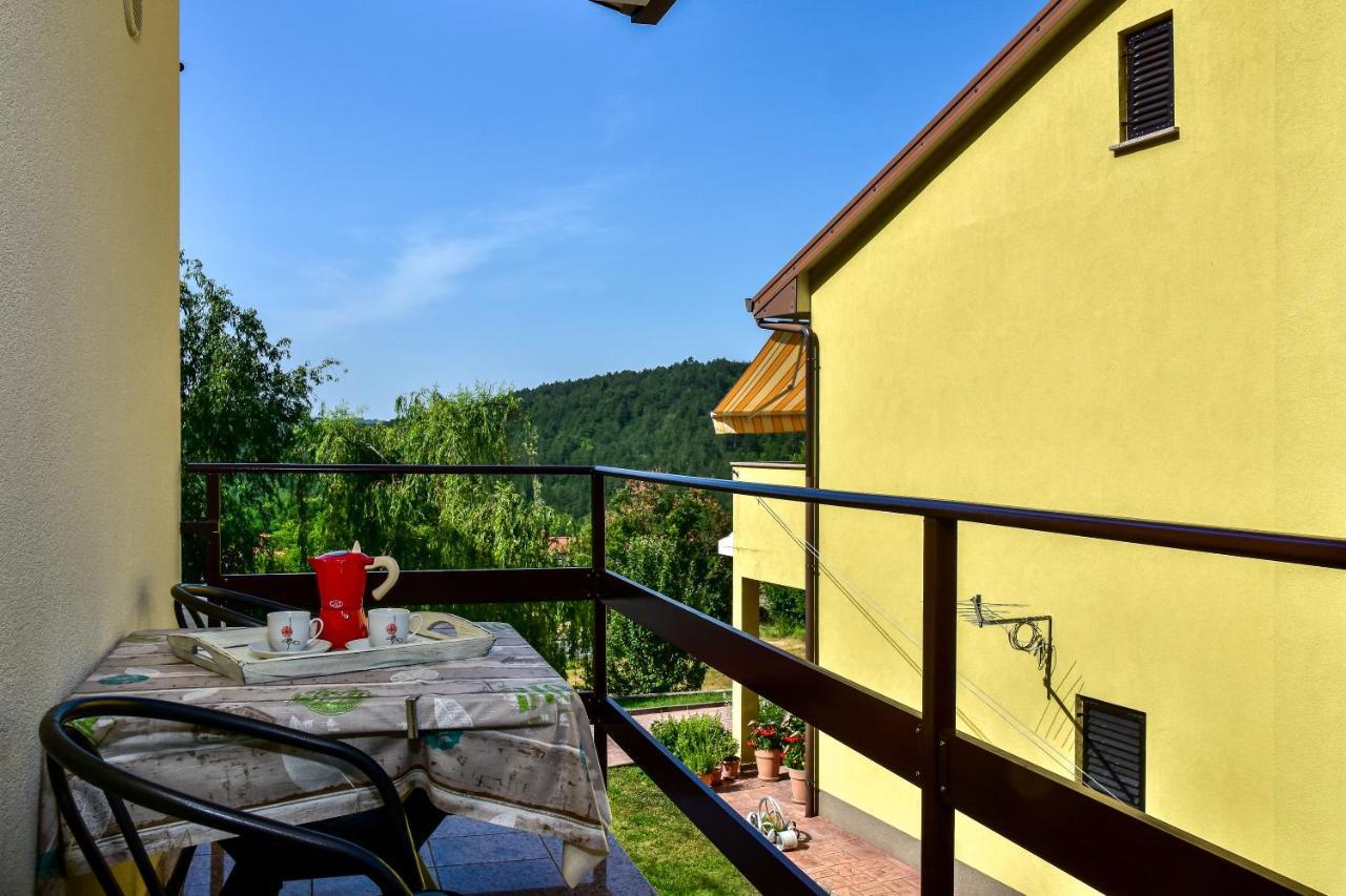 Apartman Koraca Roč Buitenkant foto