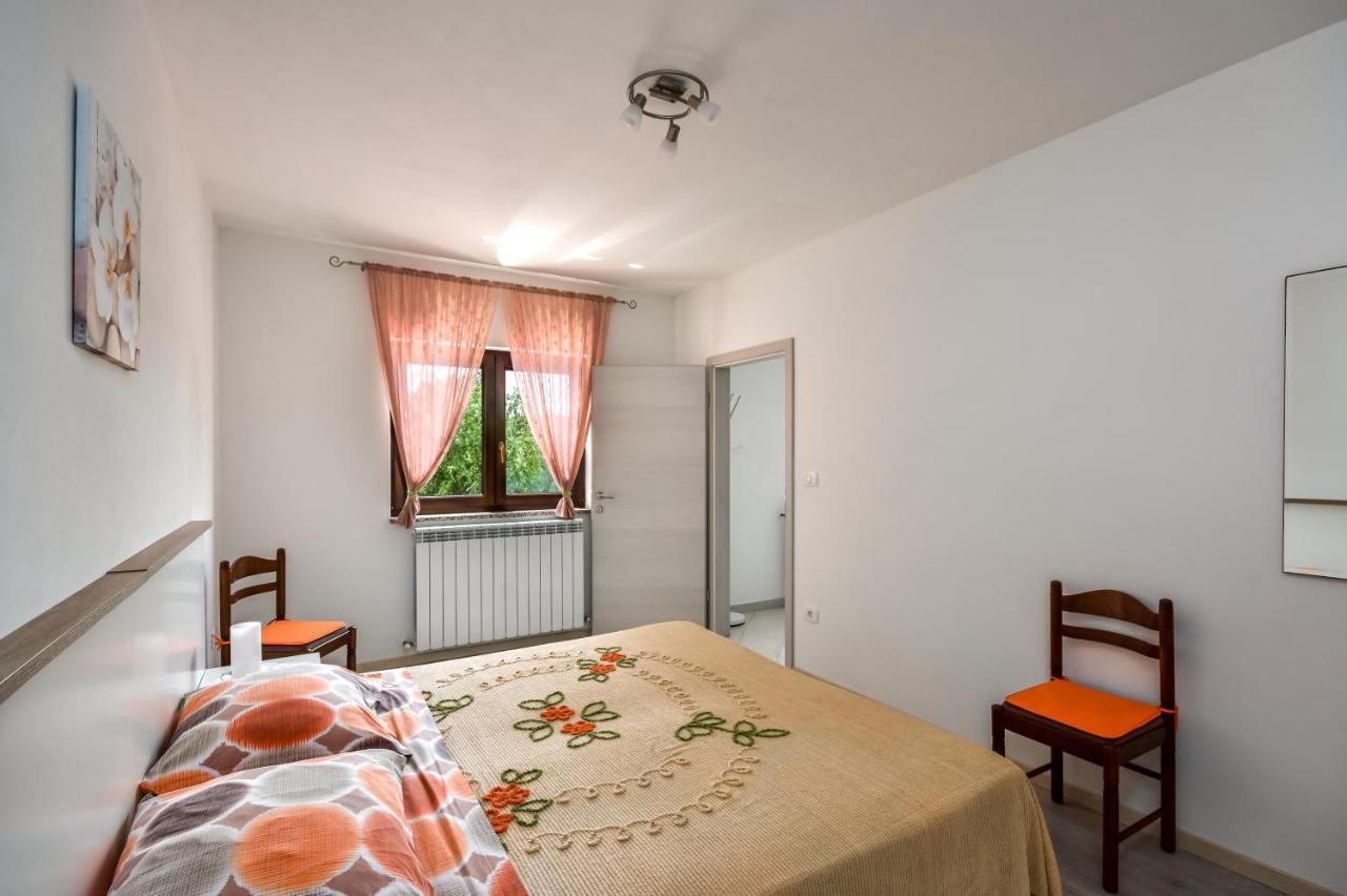 Apartman Koraca Roč Buitenkant foto