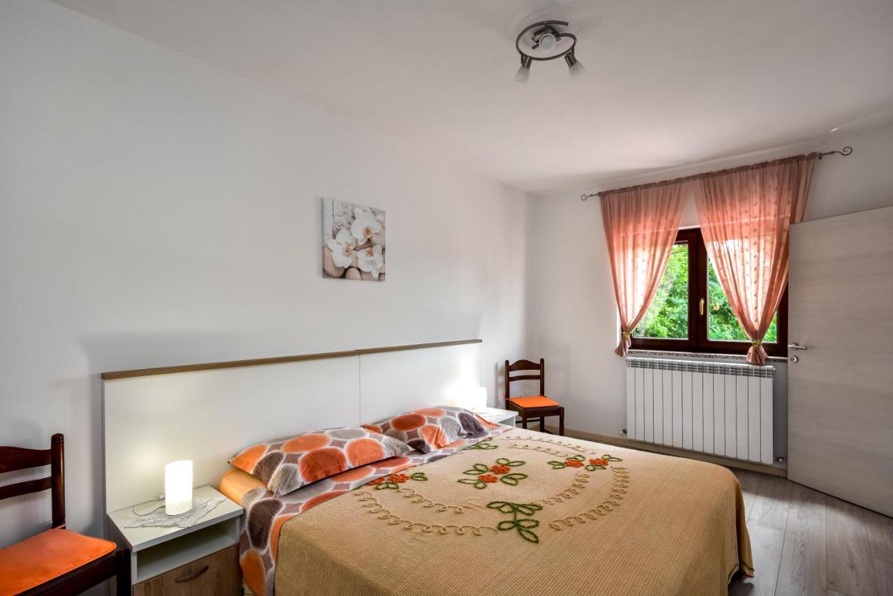 Apartman Koraca Roč Buitenkant foto