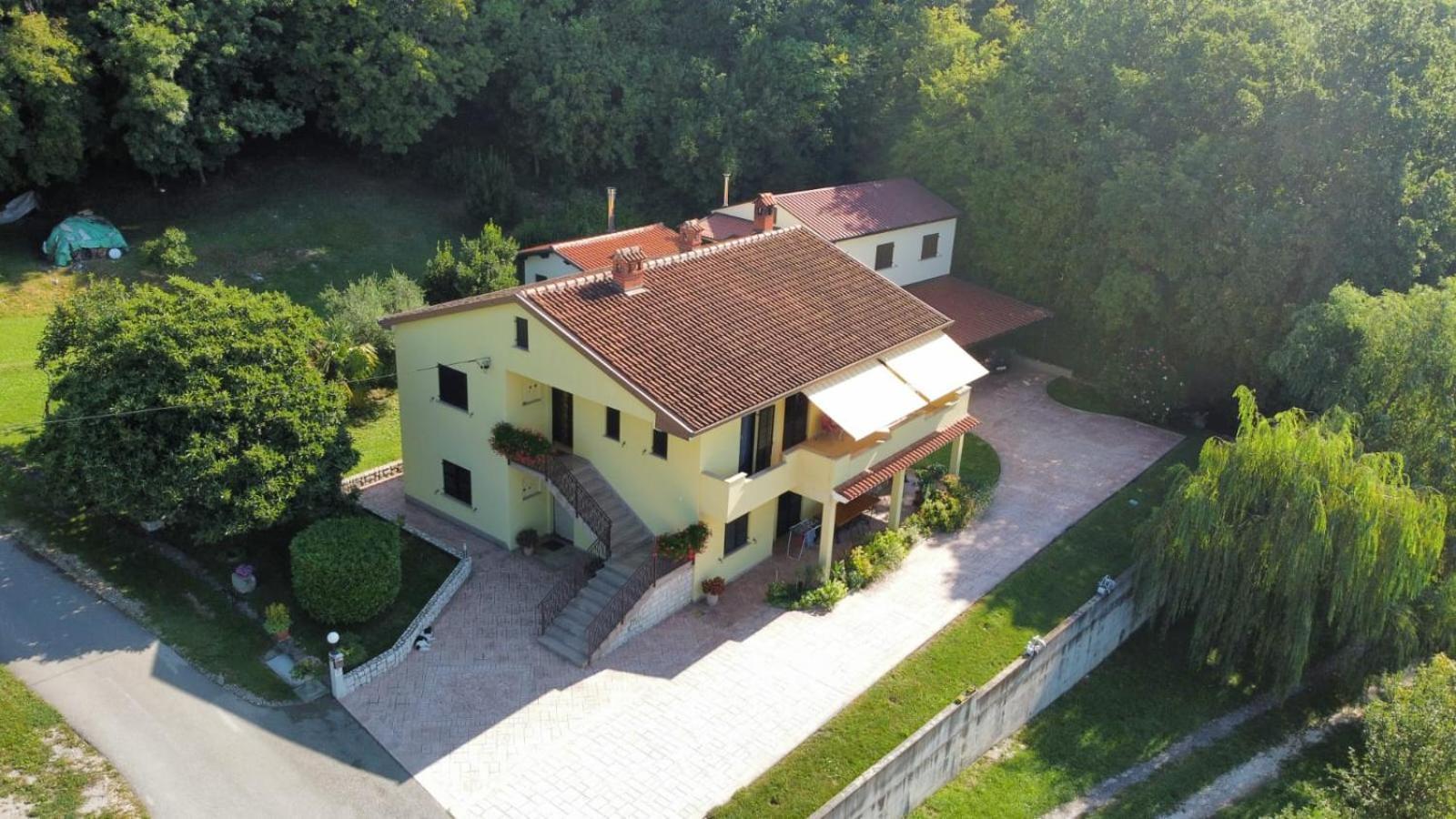 Apartman Koraca Roč Buitenkant foto